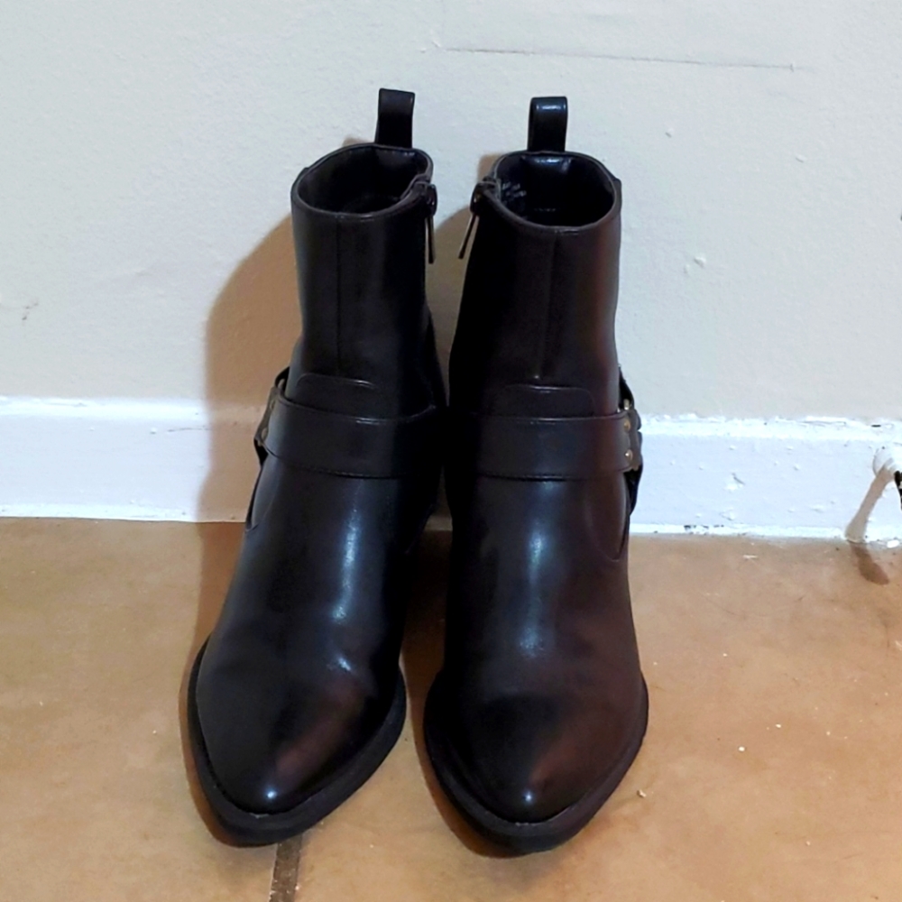 NWOT Forever 21 ankle boots sz 6